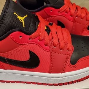 Womens Air Jordan 1 LowSiren Red/Black/White/University Gold WMNS SIZE 5